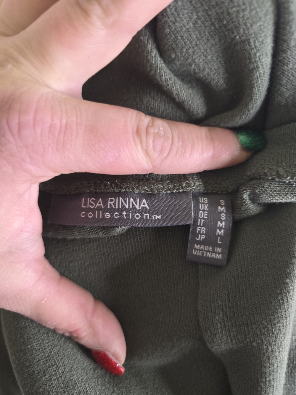 Lisa Rinna Shirt - Picture 5 of 7